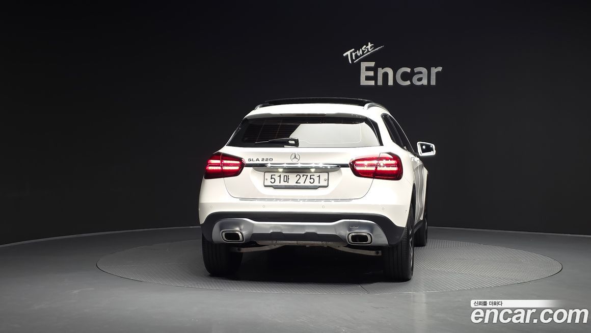 Mercedes-Benz GLA-Class 2018