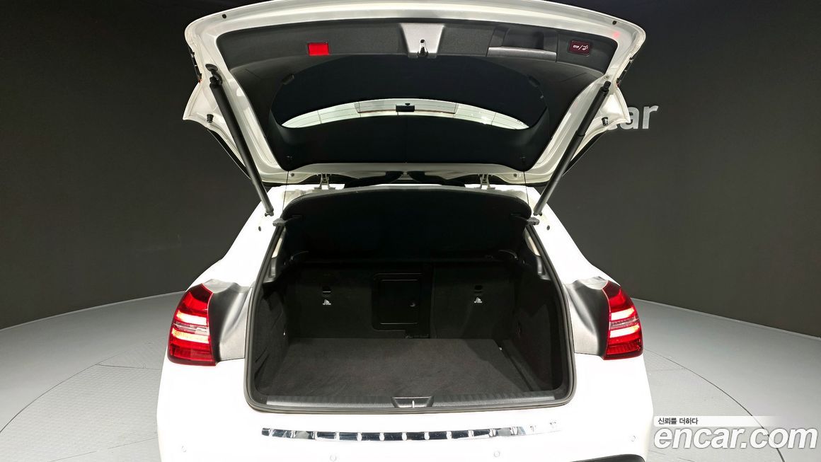 Mercedes-Benz GLA-Class 2018