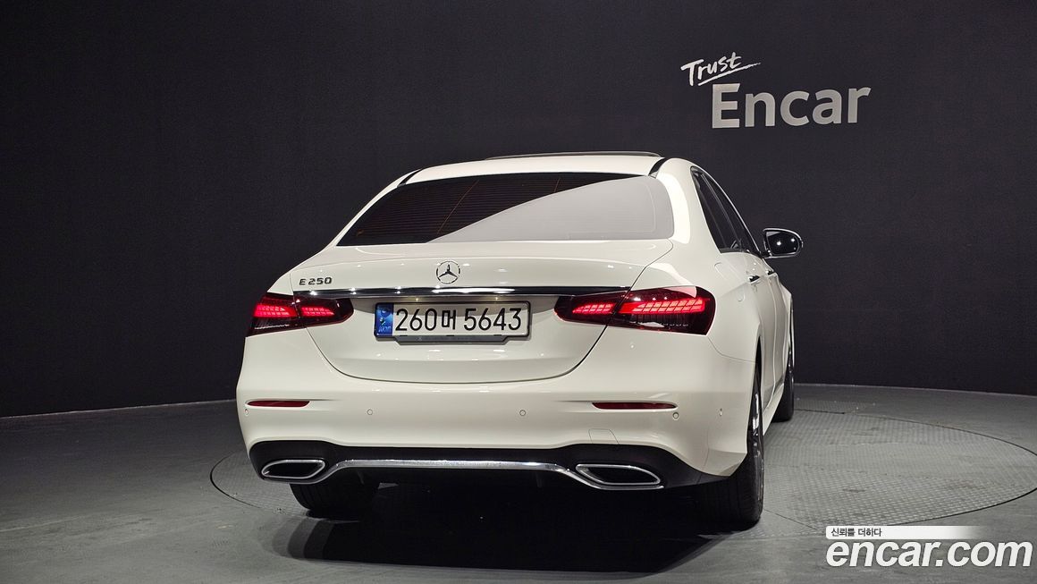 Mercedes-Benz E-Class 2023