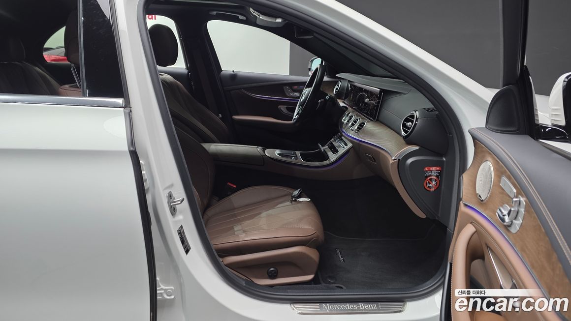 Mercedes-Benz E-Class 2023