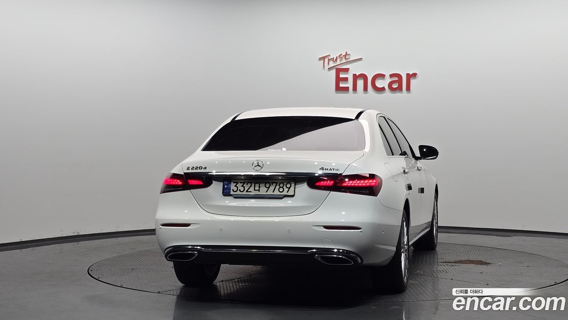 Mercedes-Benz E-Class 2023