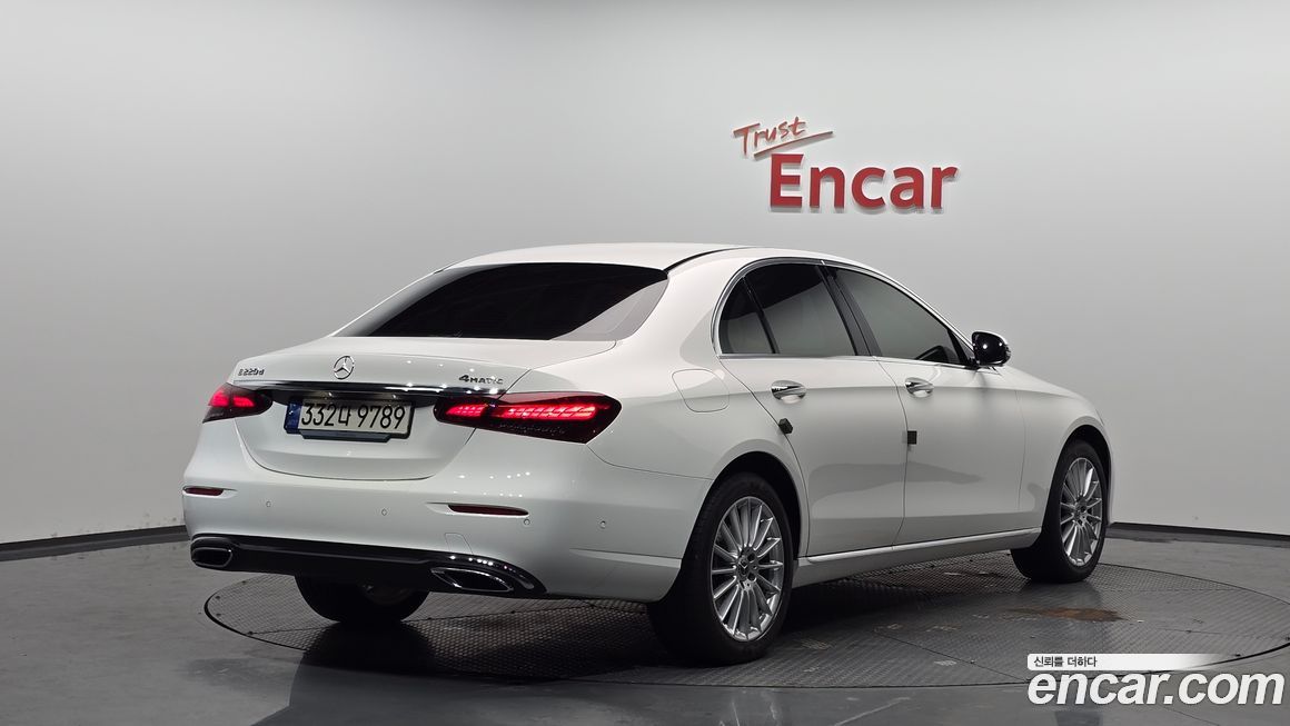 Mercedes-Benz E-Class 2023