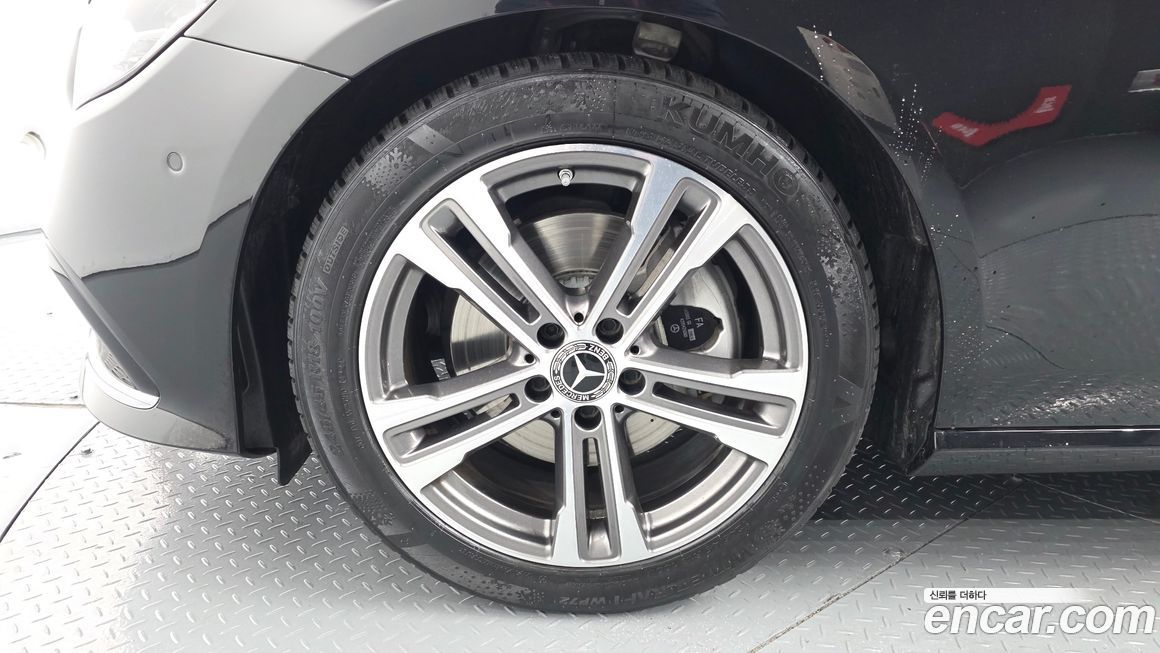 Mercedes-Benz E-Class 2023