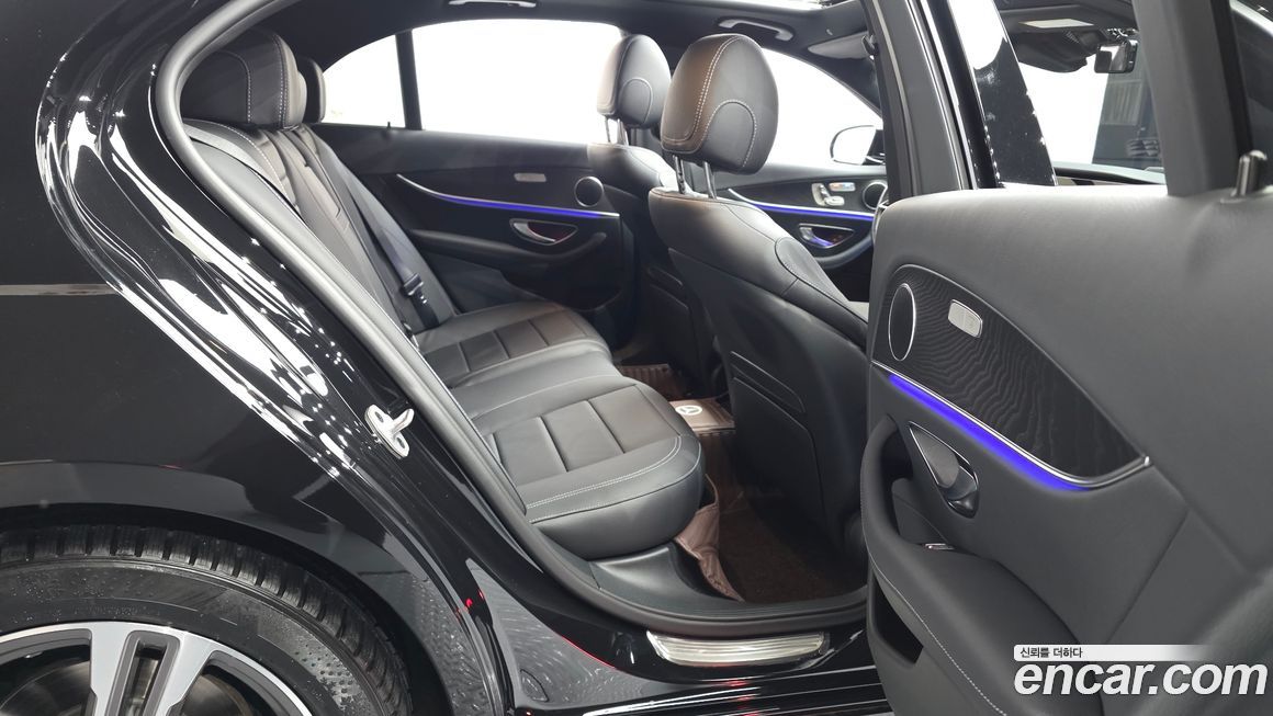 Mercedes-Benz E-Class 2023