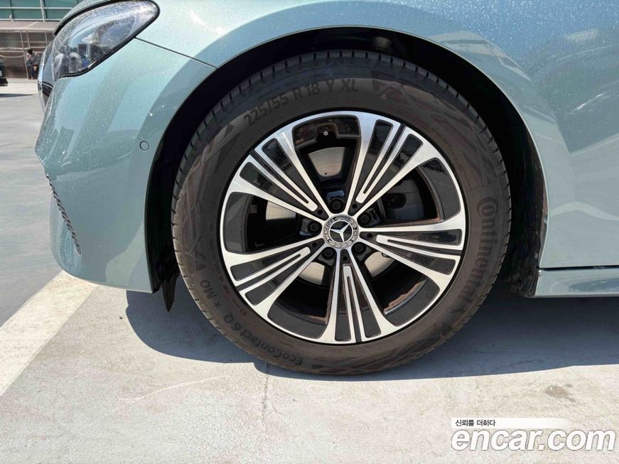 Mercedes-Benz E-Class 2025