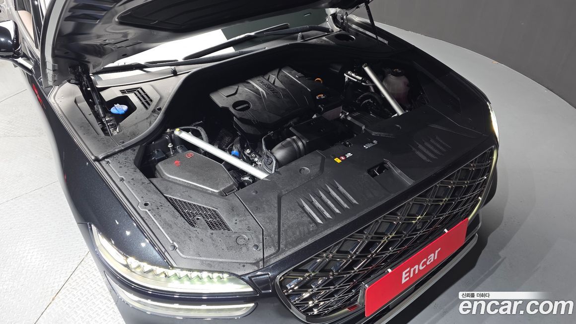 Genesis GV70 2025