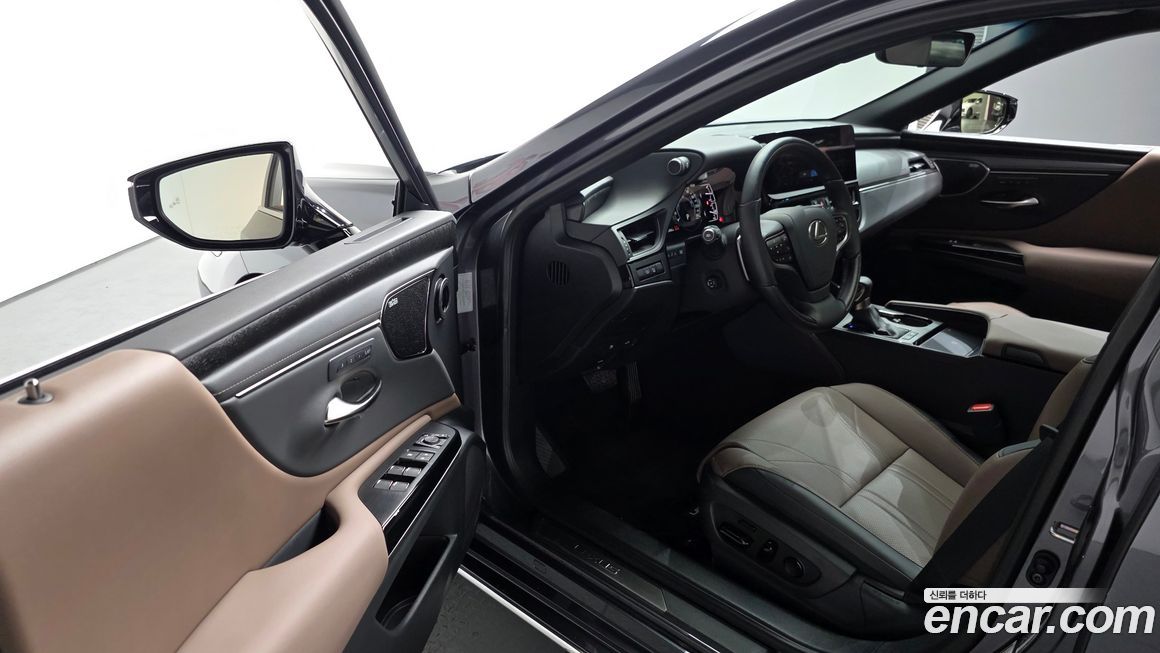 Lexus ES 2026