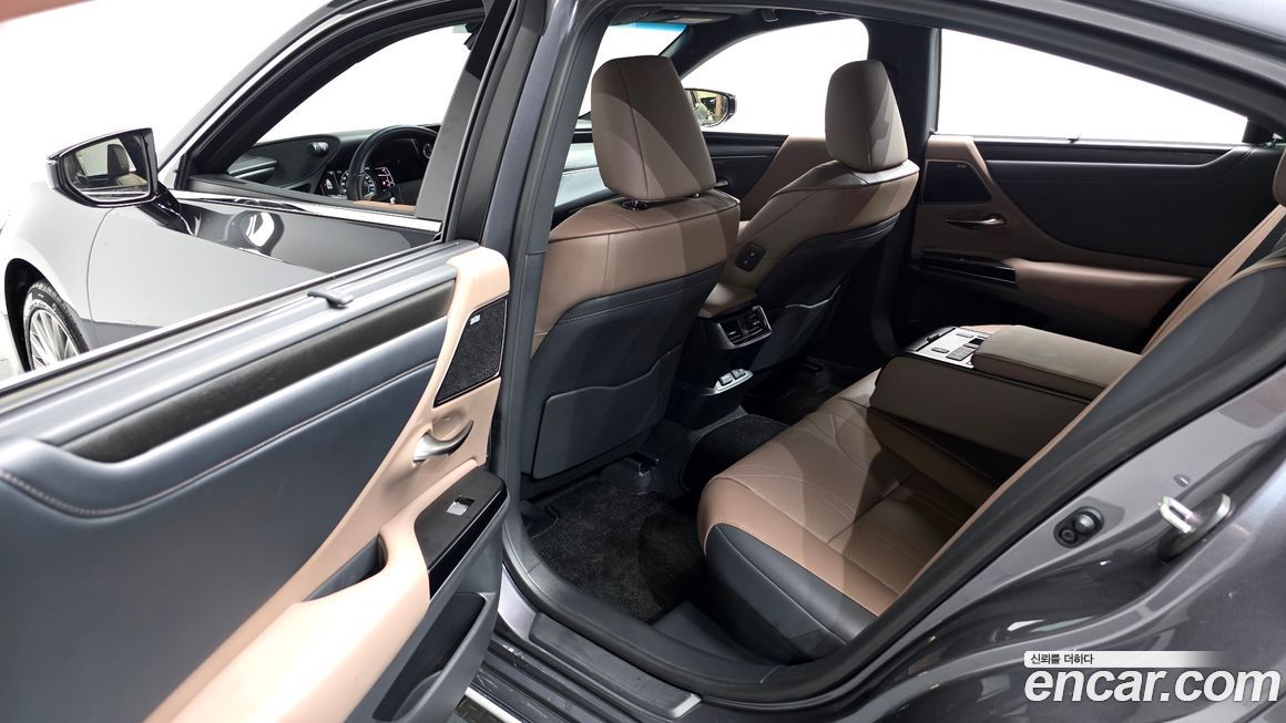 Lexus ES 2026