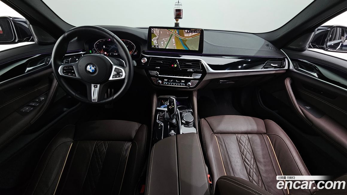 BMW 5-Series 2023