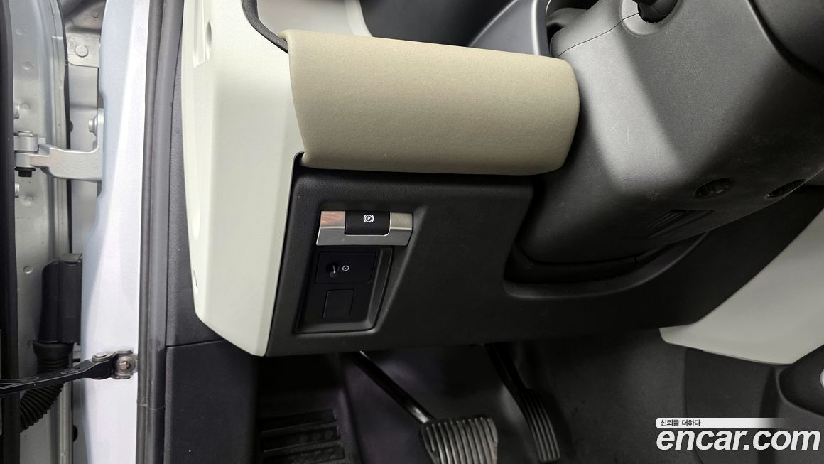 Land Rover Defender 2020