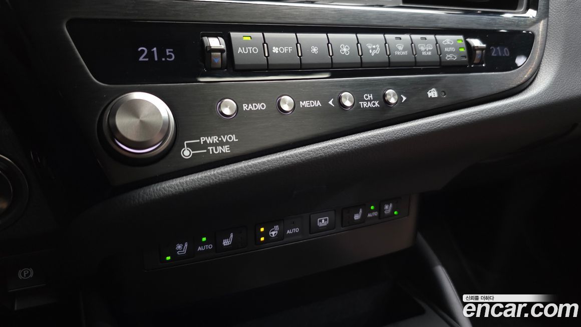 Lexus ES 2026