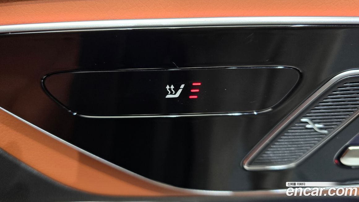 Mercedes-Benz GLC-Class 2025