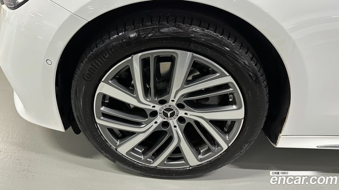Mercedes-Benz E-Class 2024
