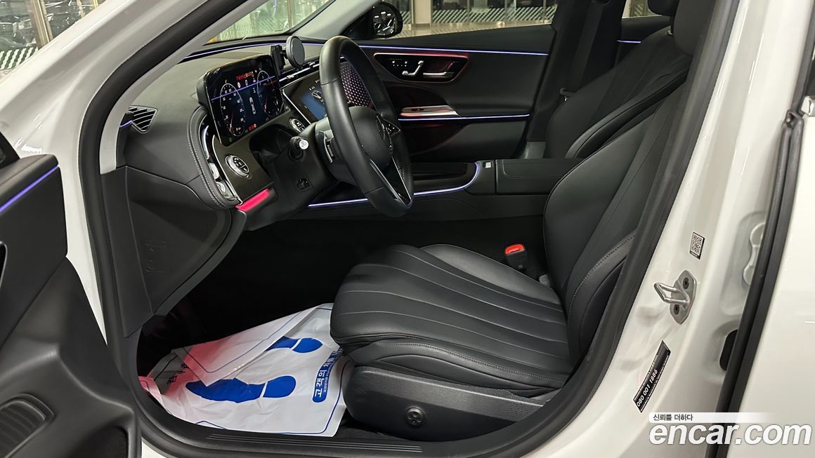 Mercedes-Benz E-Class 2024