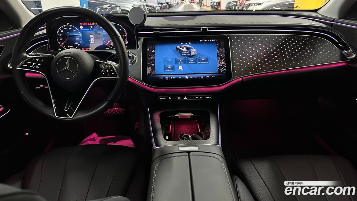 Mercedes-Benz E-Class 2024