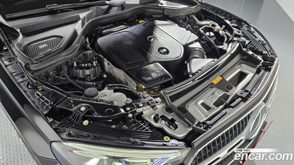 Mercedes-Benz GLC-Class 2025