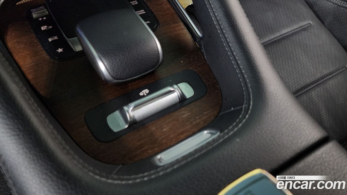 Mercedes-Benz GLE-Class 2021