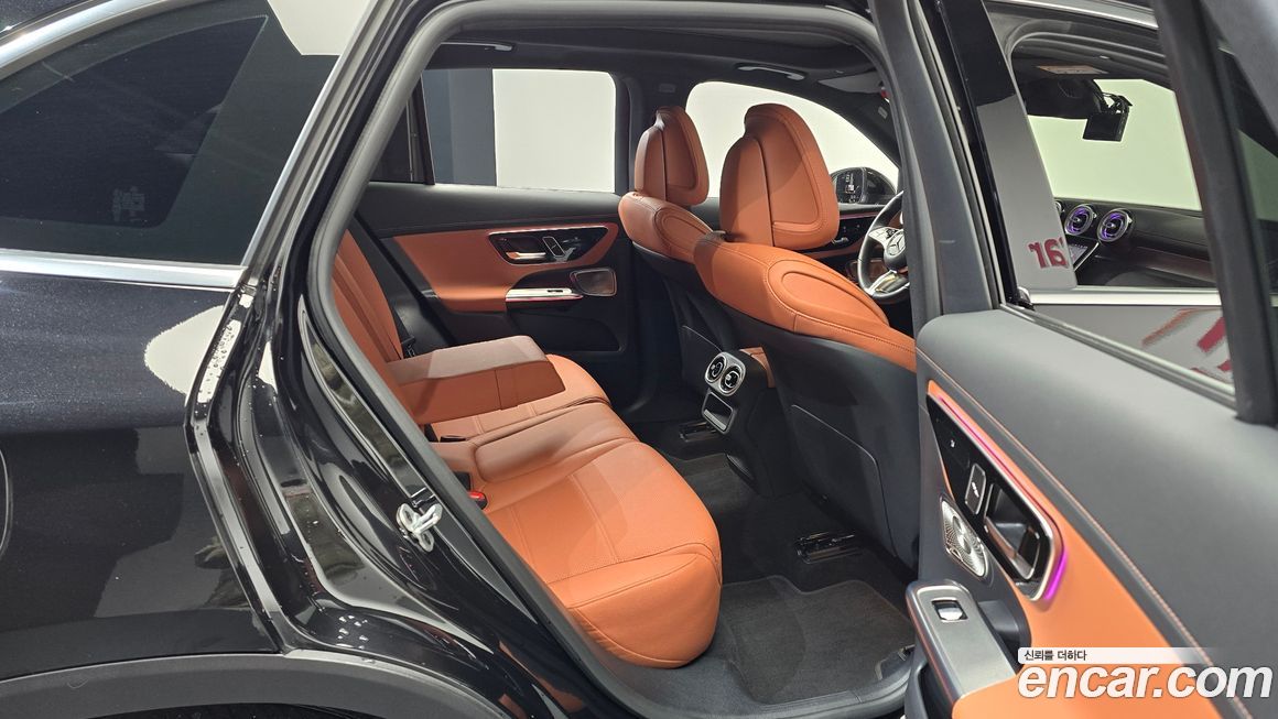 Mercedes-Benz GLC-Class 2025