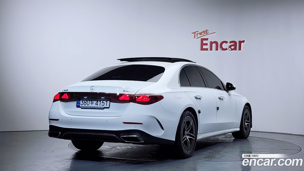 Mercedes-Benz E-Class 2024
