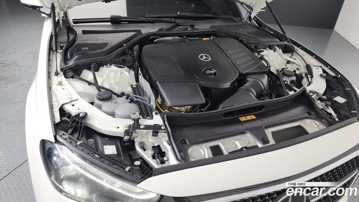Mercedes-Benz E-Class 2024