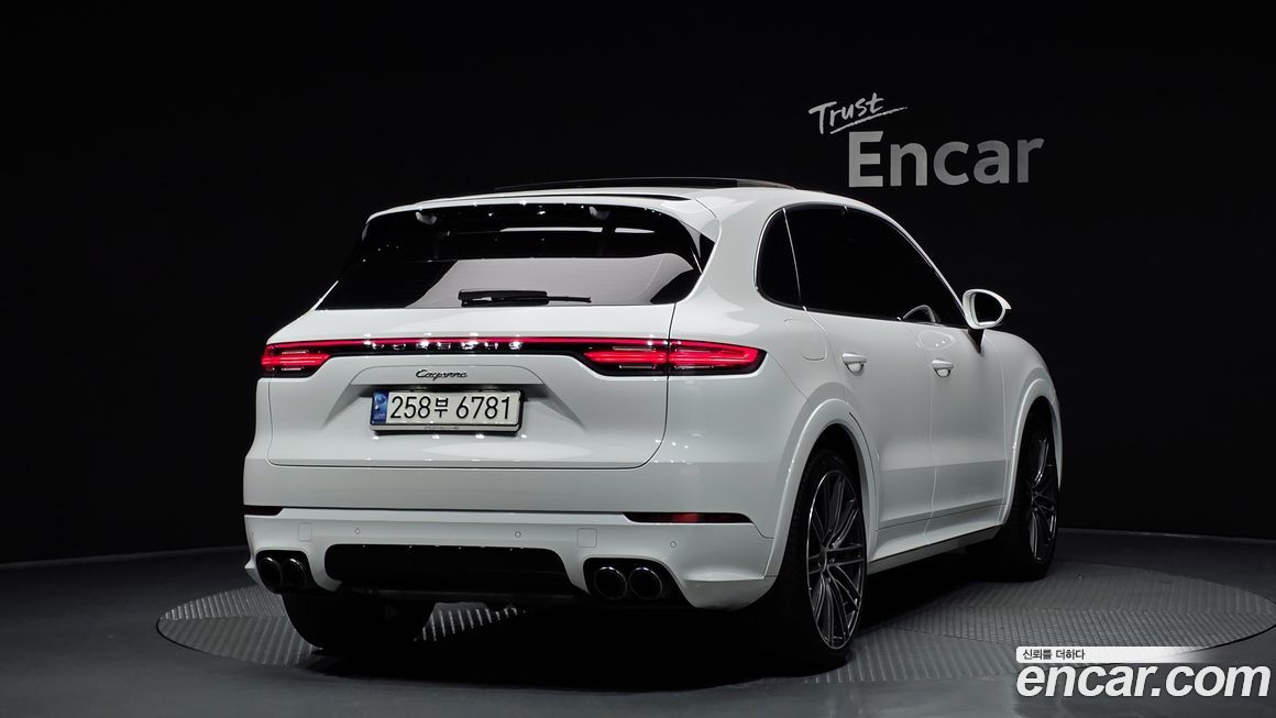 Porsche Cayenne 2021