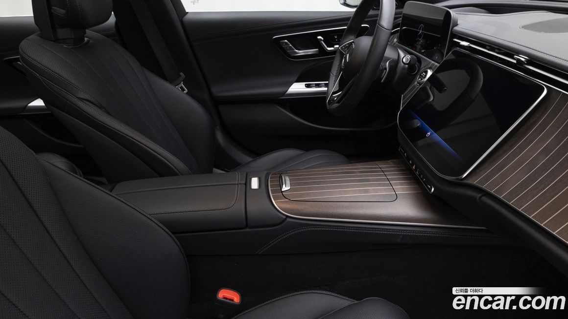 Mercedes-Benz E-Class 2025