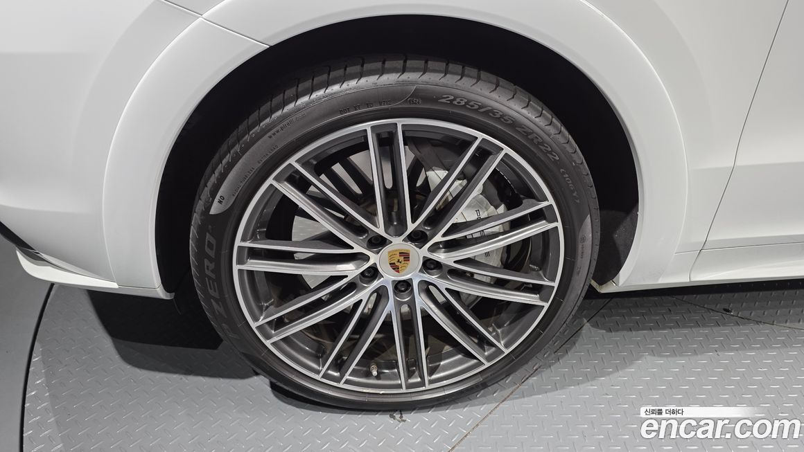 Porsche Cayenne 2021