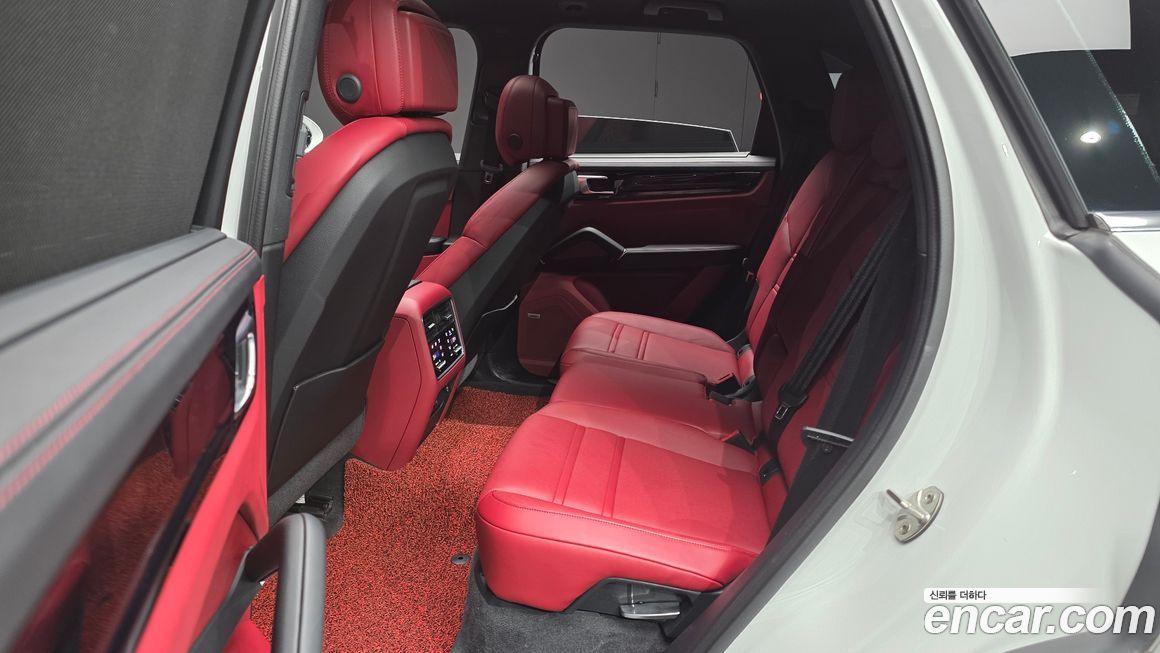 Porsche Cayenne 2021