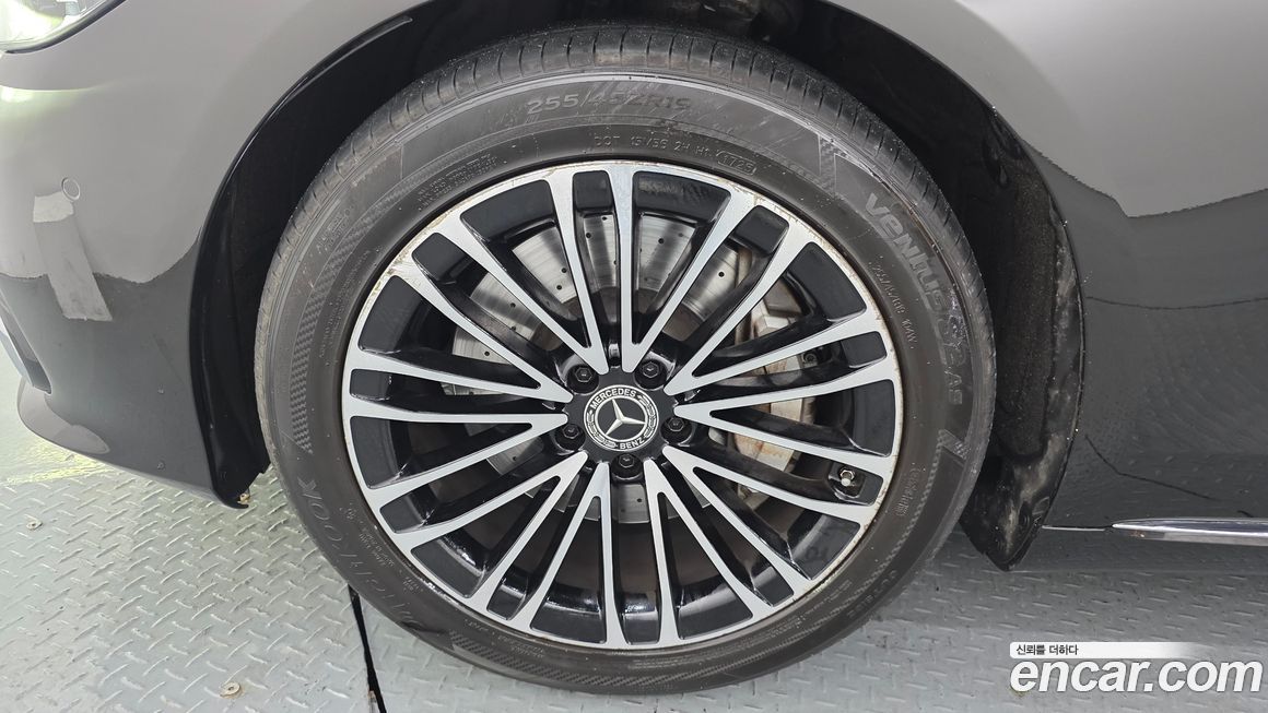 Mercedes-Benz S-Class 2021