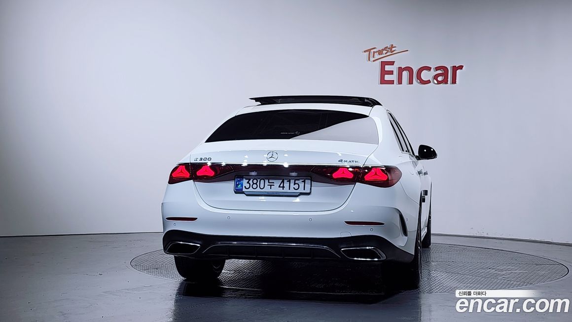 Mercedes-Benz E-Class 2024