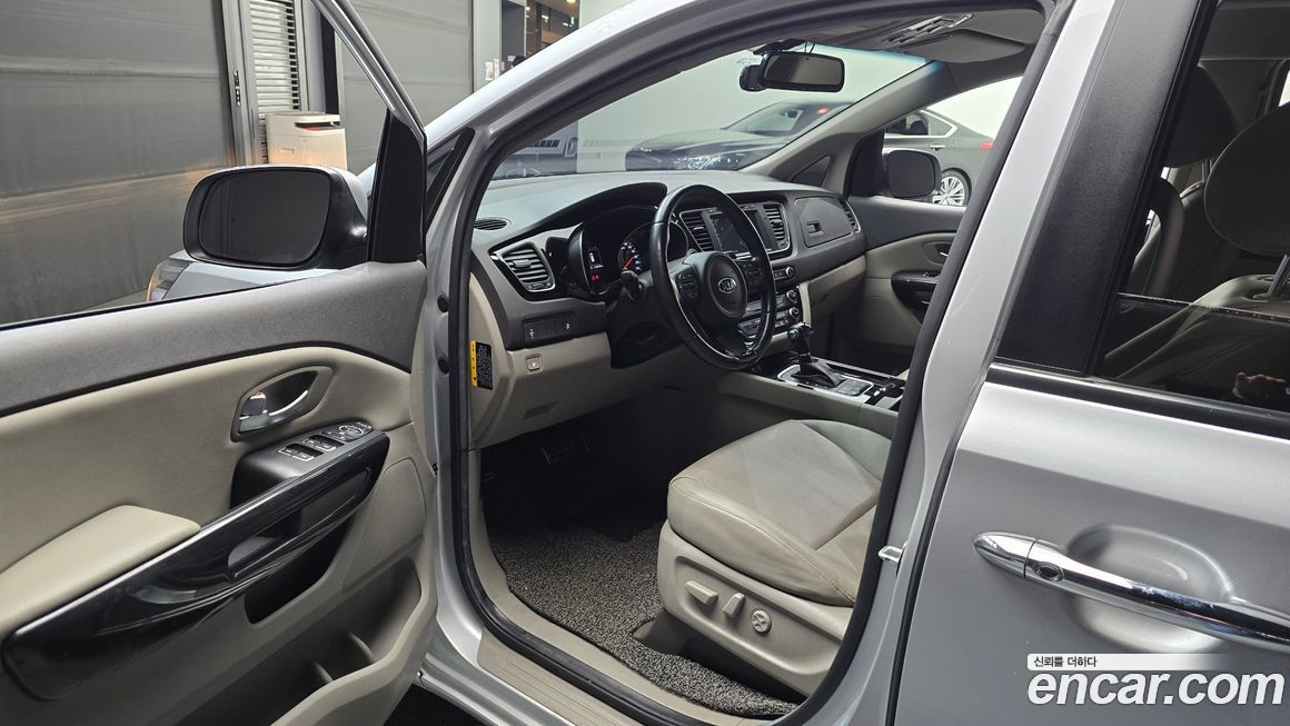 Kia Canival 2015