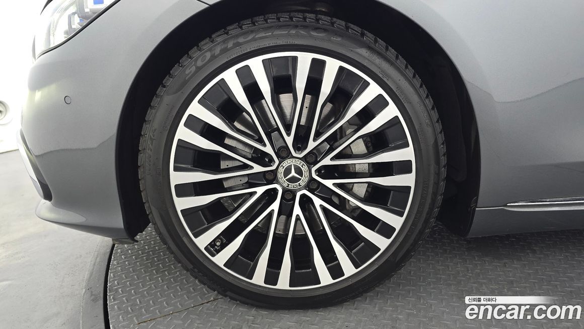 Mercedes-Benz S-Class 2023