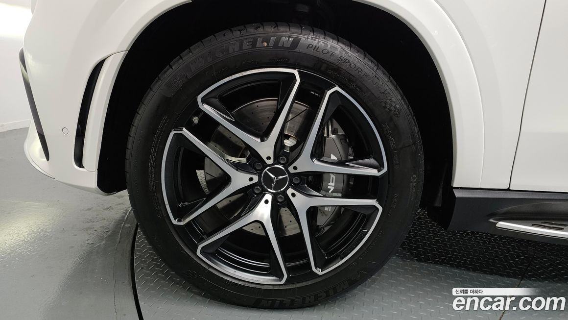 Mercedes-Benz GLE-Class 2023