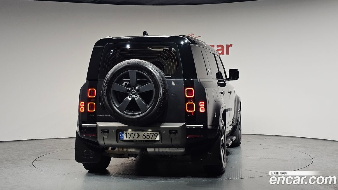 Land Rover Defender 2024