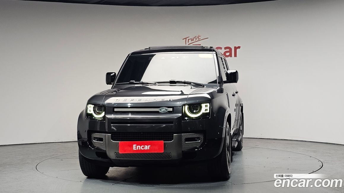 Land Rover Defender 2024