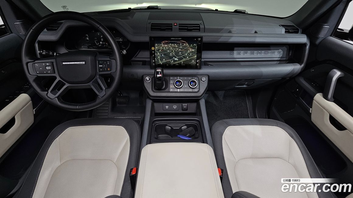 Land Rover Defender 2024