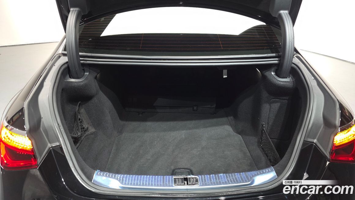 Mercedes-Benz S-Class 2022