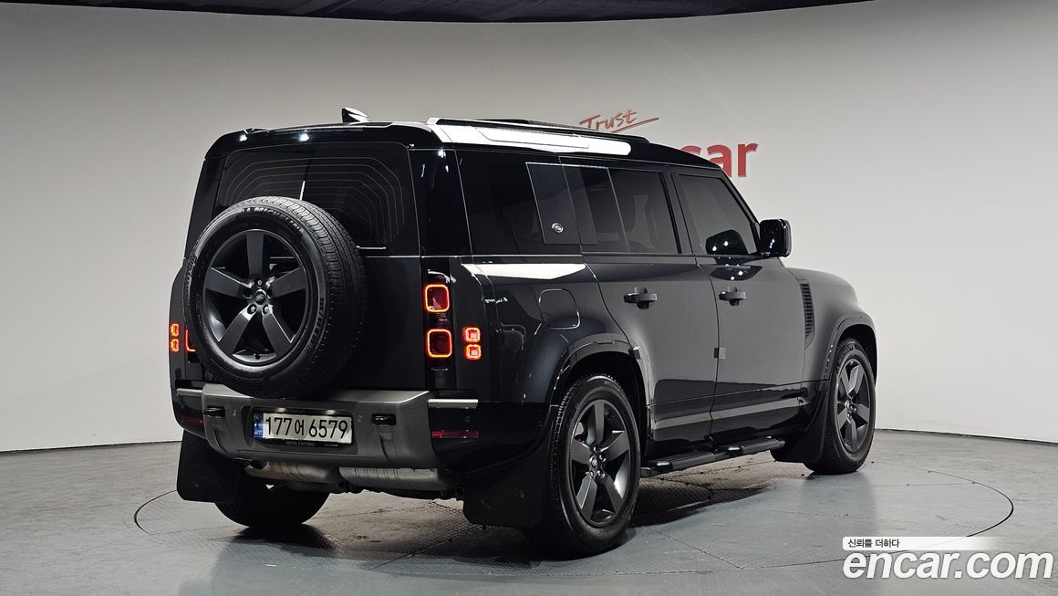 Land Rover Defender 2024