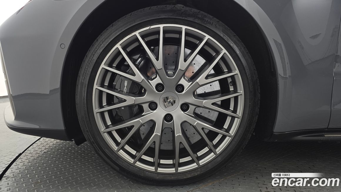 Porsche Panamera 2025