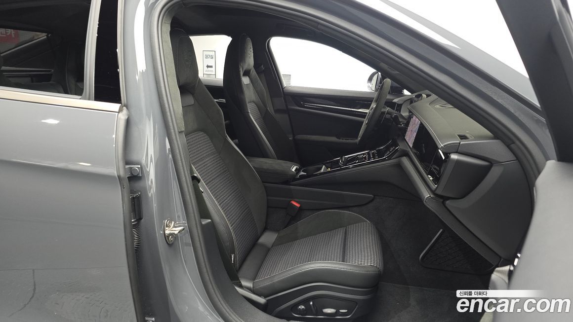 Porsche Panamera 2025