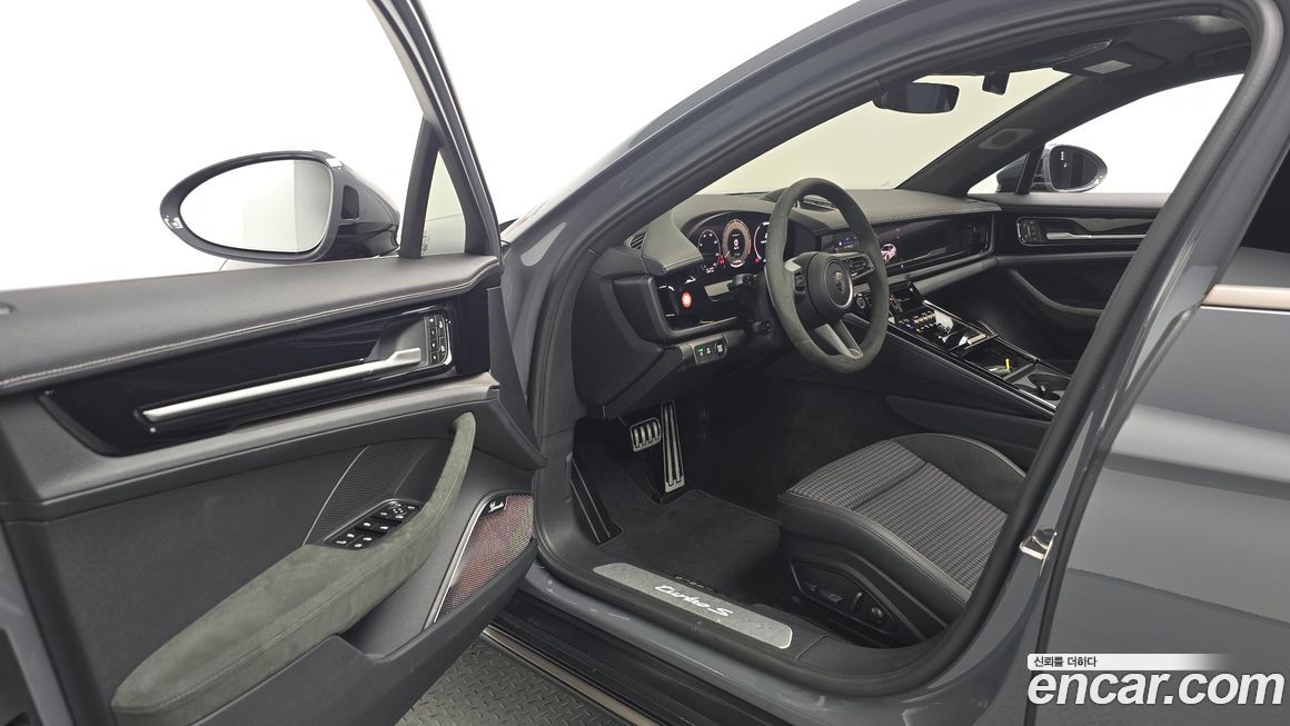 Porsche Panamera 2025