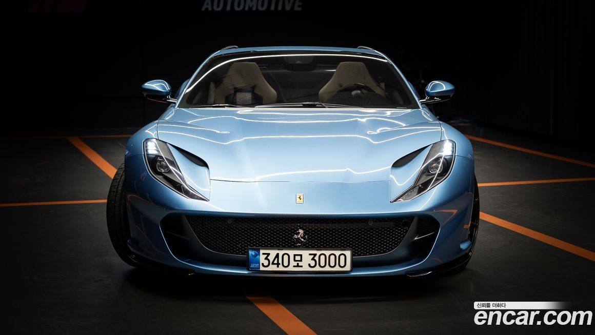 Ferrari 812 2021