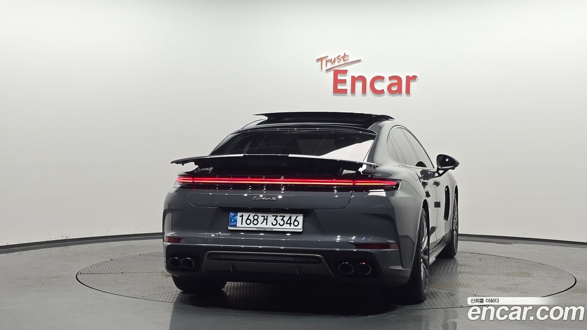 Porsche Panamera 2025