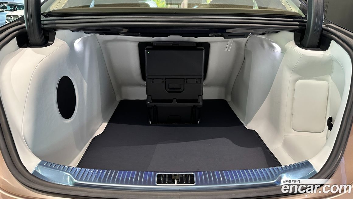 Mercedes-Benz S-Class 2023