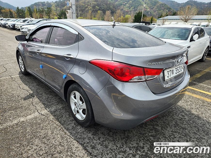 Hyundai AVANTE 2012