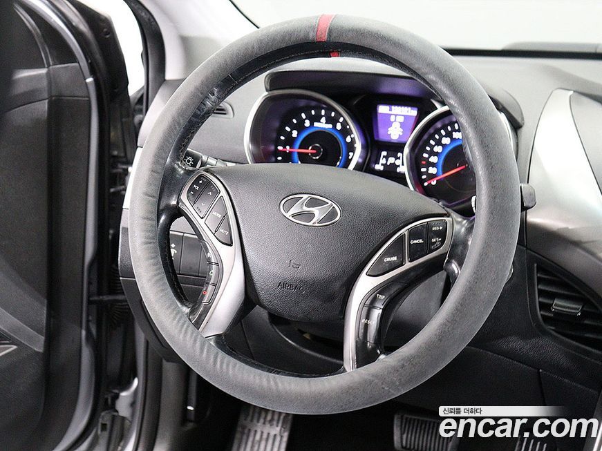 Hyundai AVANTE 2013