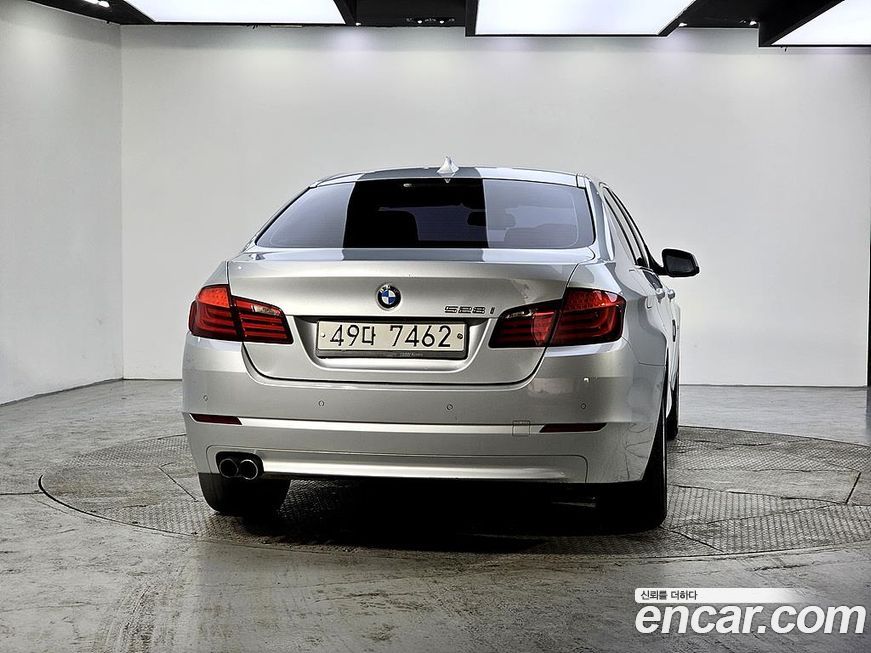 BMW 5-Series 2012