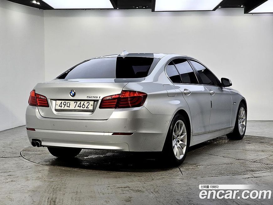 BMW 5-Series 2012