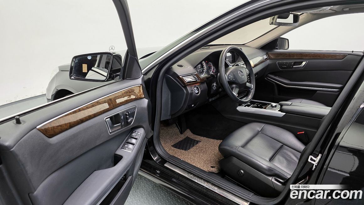 Mercedes-Benz E-Class 2013