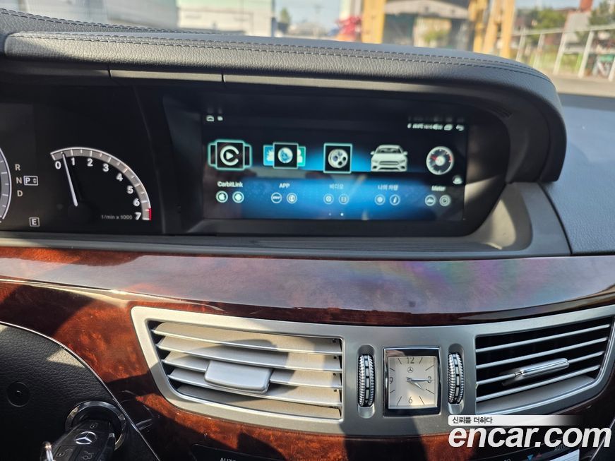 Mercedes-Benz S-Class 2011